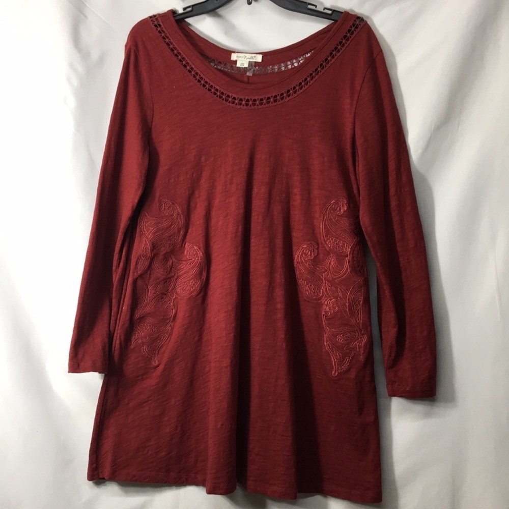 Simply Noelle Women’s Red Paisley Tunic Shirt Size S Like-NEW Condition